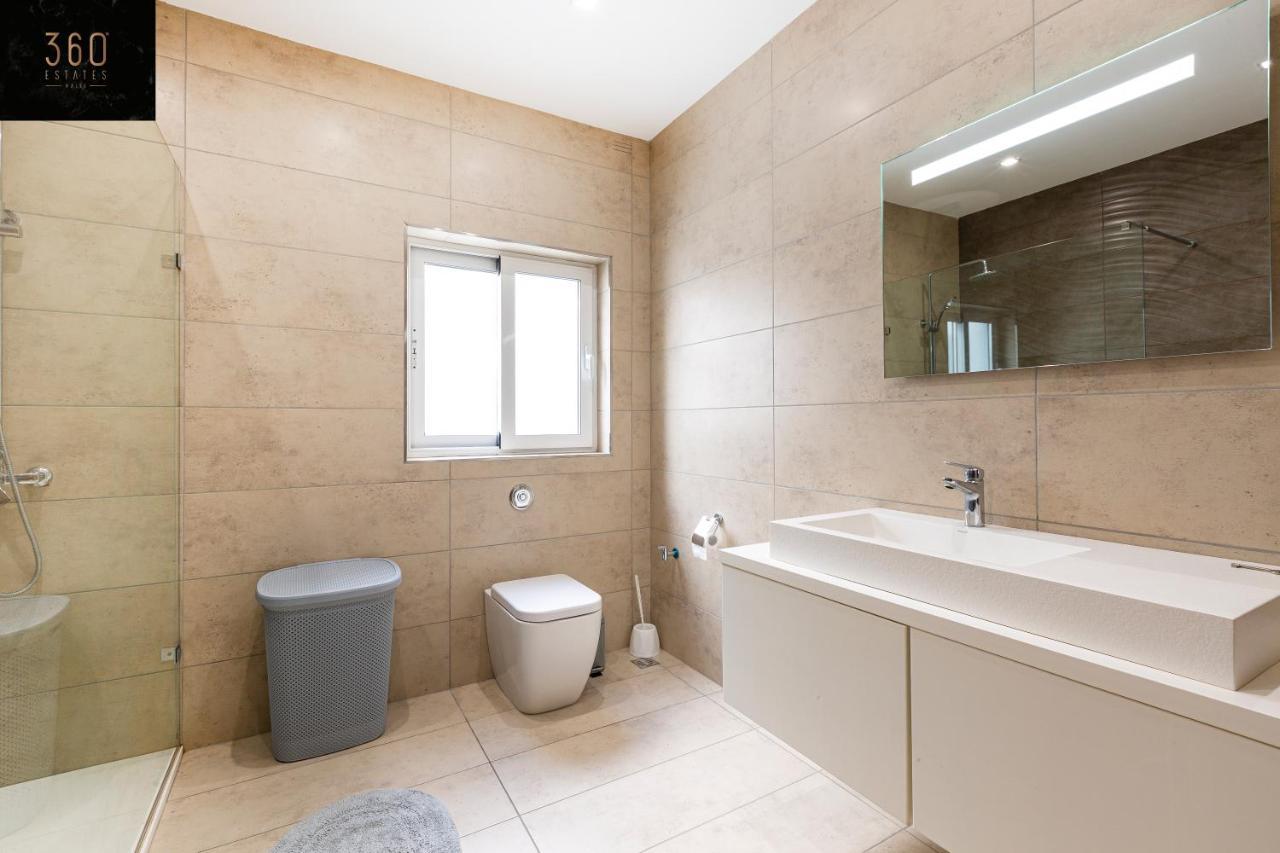 Seafront, Designer Apt With Private Terrace & Wifi By 360 Estates Pietà Zewnętrze zdjęcie