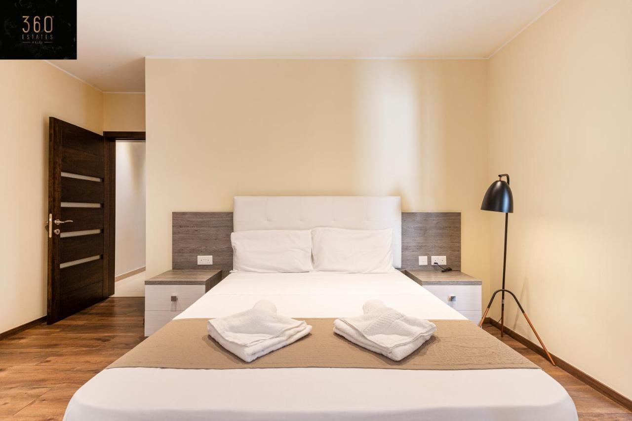 Seafront, Designer Apt With Private Terrace & Wifi By 360 Estates Pietà Zewnętrze zdjęcie